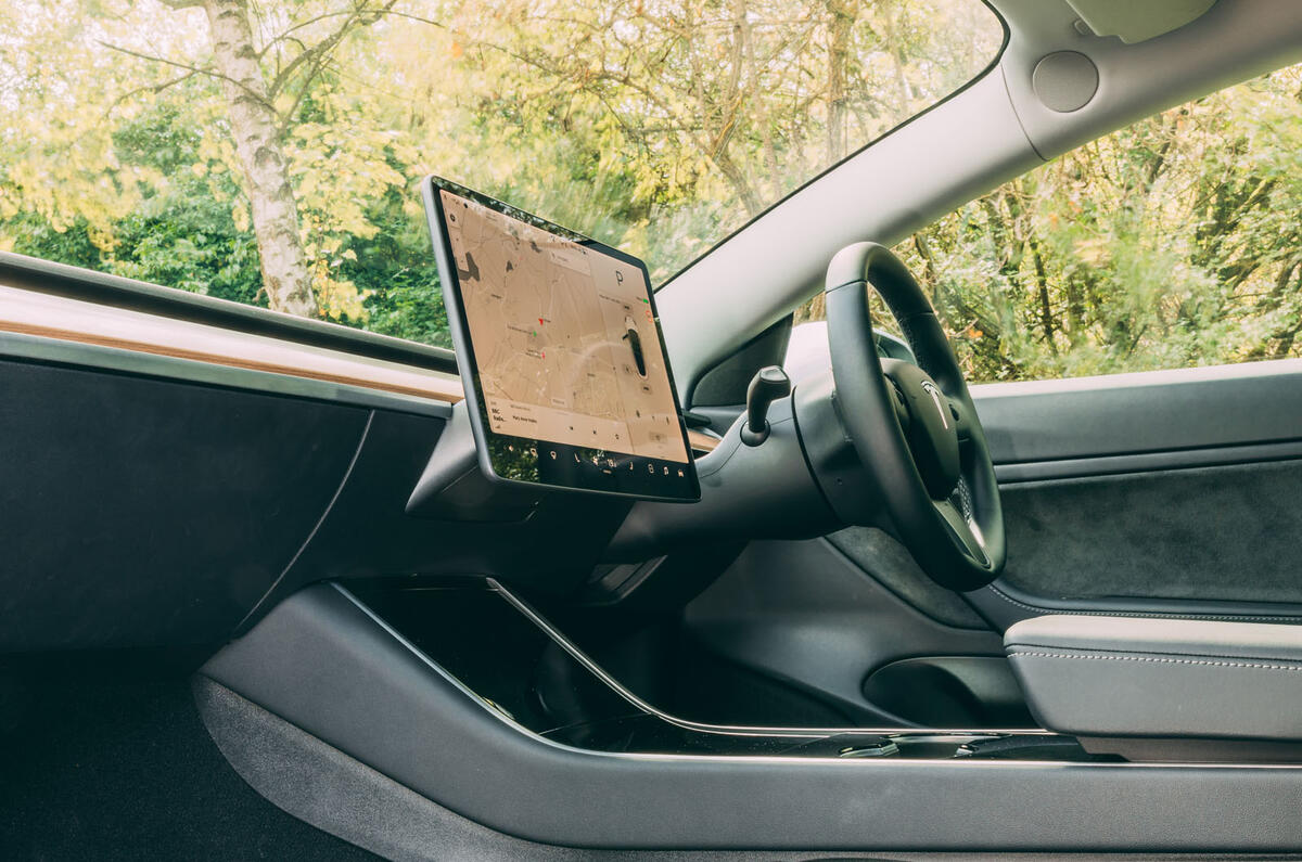 Essai routier de la Tesla Model 3 - tableau de bord