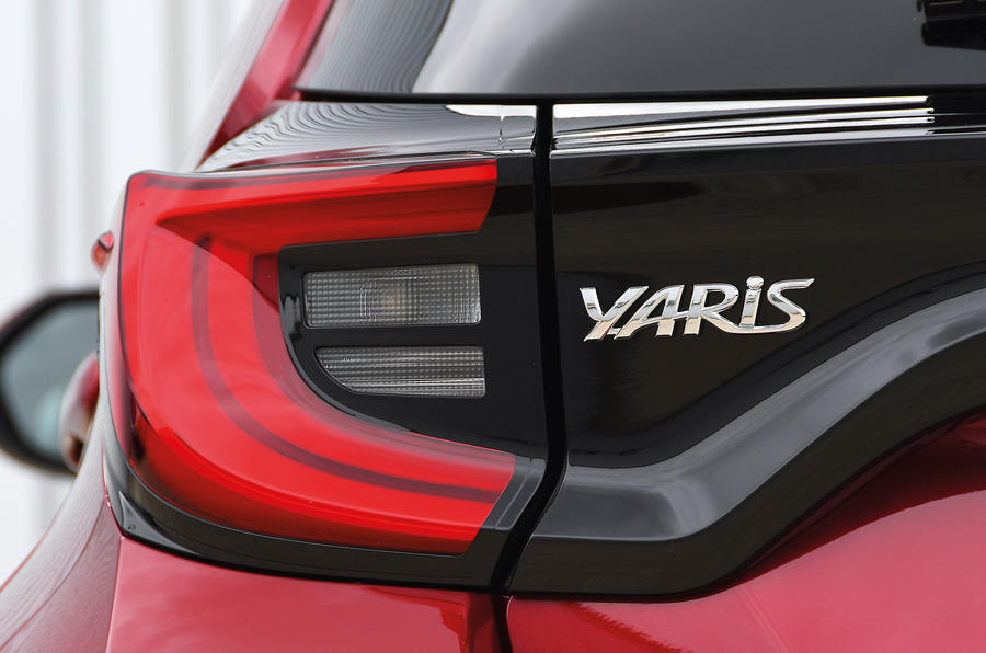 Examen de l'essai routier de la Toyota Yaris 2020 - feux arrière