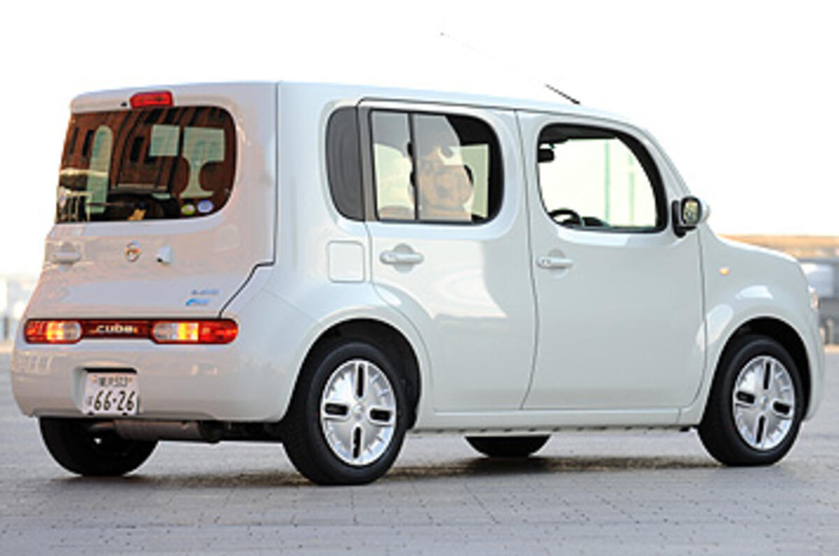 Nissan Cube Autocar