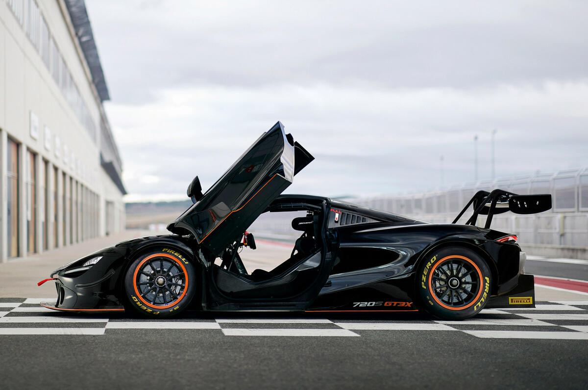 98 McLaren 720S GT3X 2021 : premier essai routier - côté statique