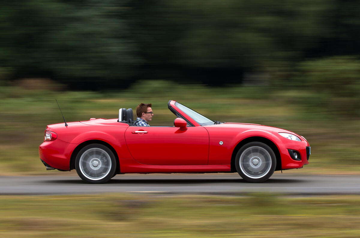 Mazda MX-5 profil latéral