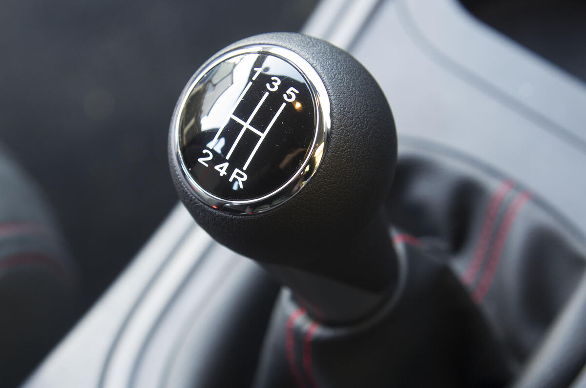 MG3 manual gearbox