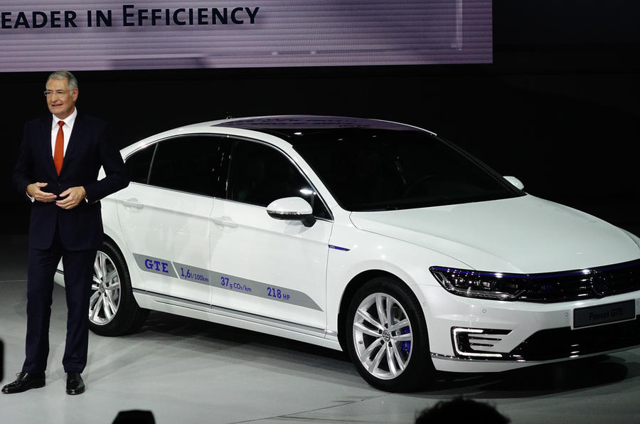 Volkswagen calls the pace of the green technology race into question