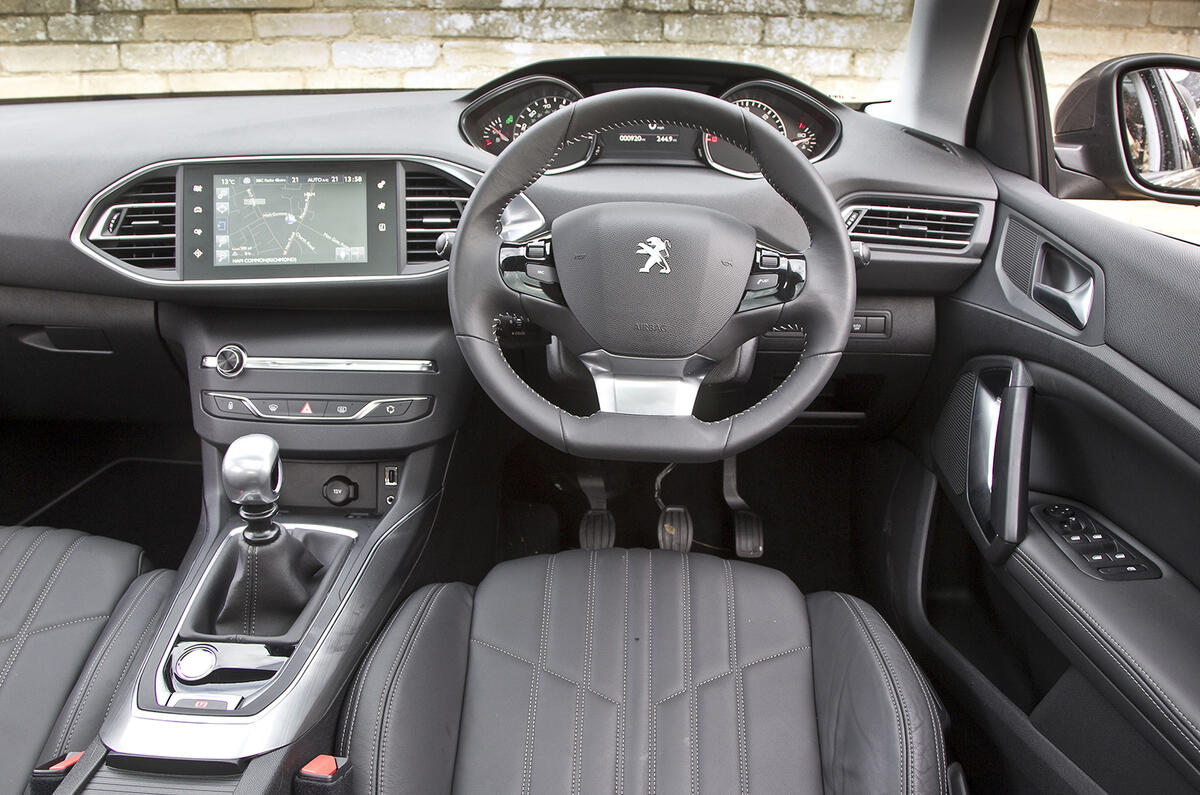 Panoramic Roof Cars >> Peugeot 308 1.6-litre e-HDi UK first drive Panoramic Roof Cars >> Peugeot 308 1.6-litre e-HDi UK first drive
