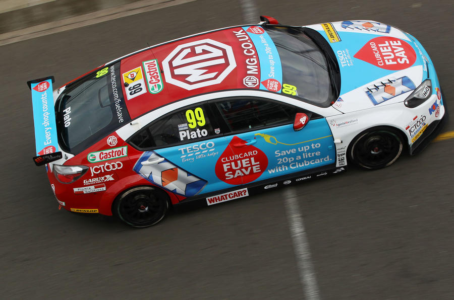 Plato wins twice for MG at Silverstone