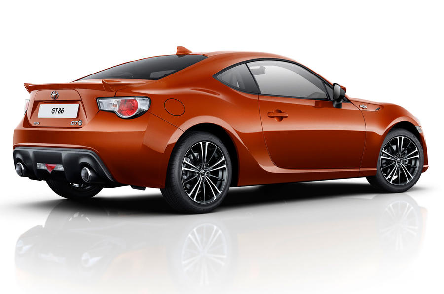 Toyota cuts GT86 price by £2500