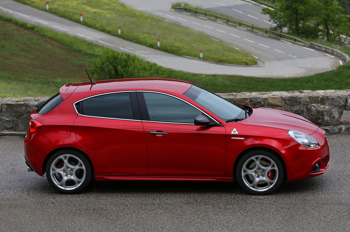 Alfa Romeo Giulietta Quadrifoglio Verde 1 75 Tp 240hp E6 First Drive Review