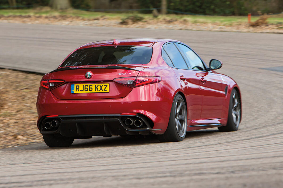 Alfa Romeo Giulia Quadrifoglio cornering