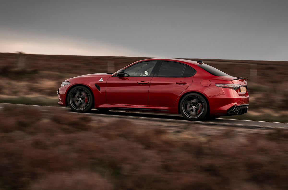 alfa romeo giulia qv review 2025 panning side