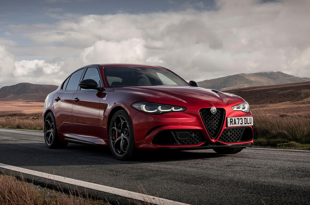 alfa romeo giulia qv avis 2025 27 statique avant
