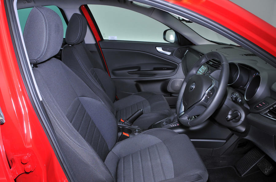 Alfa Romeo Giulietta Interior Autocar