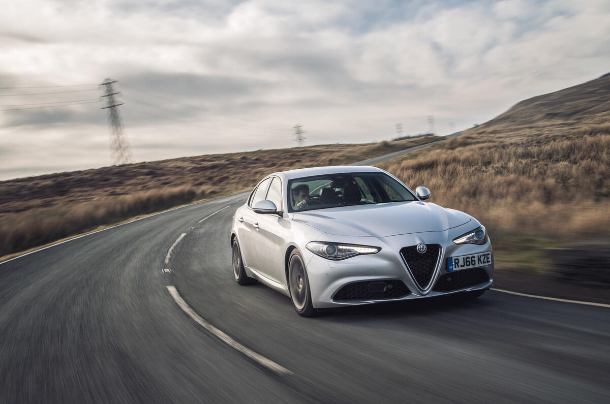 Alfa Romeo Giulia cornering
