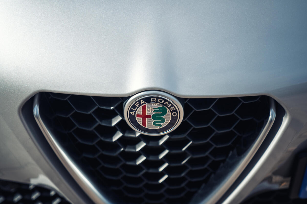 Alfa Romeo Giulia front grille