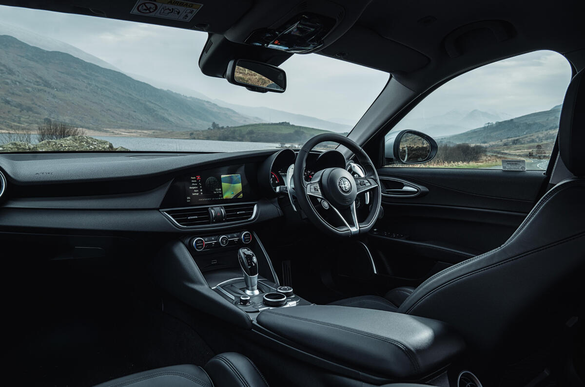Alfa Romeo Giulia interior