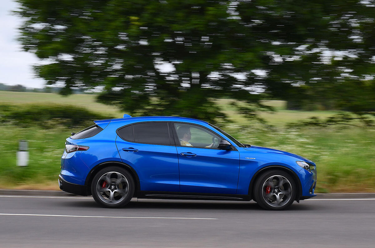 alfa romeo stelvio veloce review 2023 02 panning side