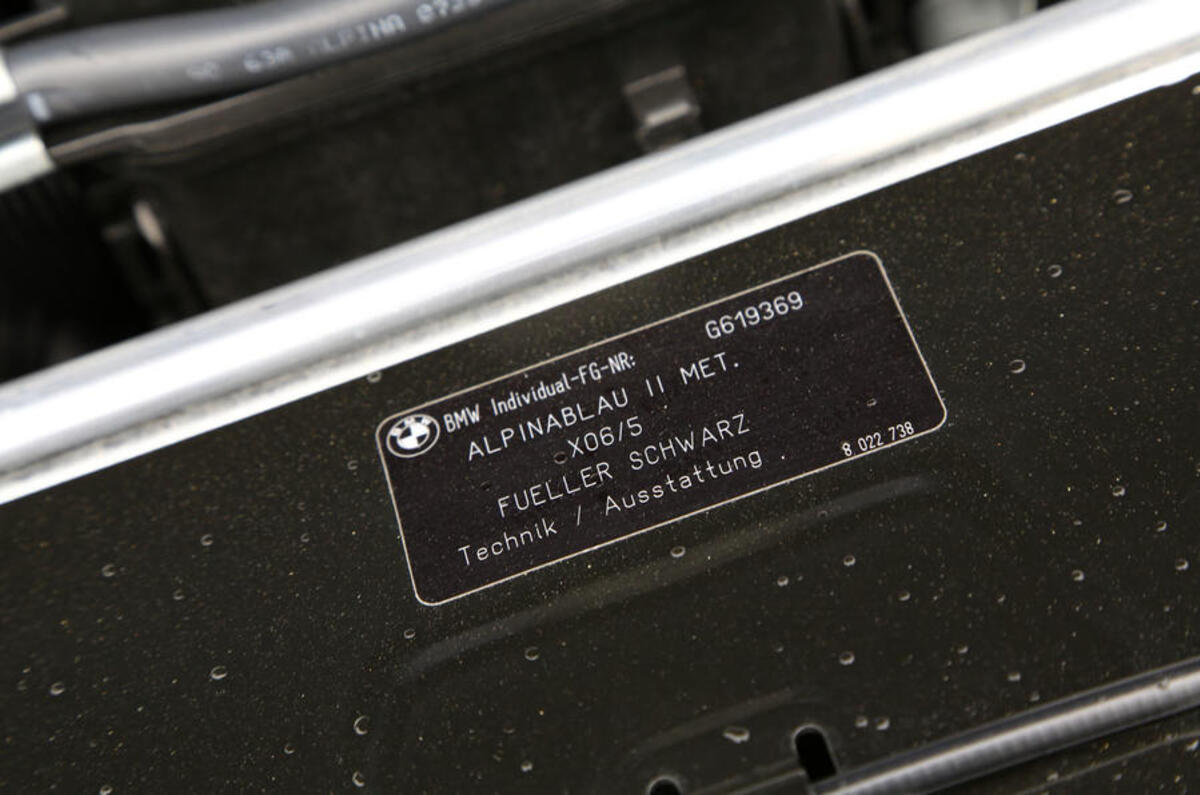 Alpina B5 builder's plaque