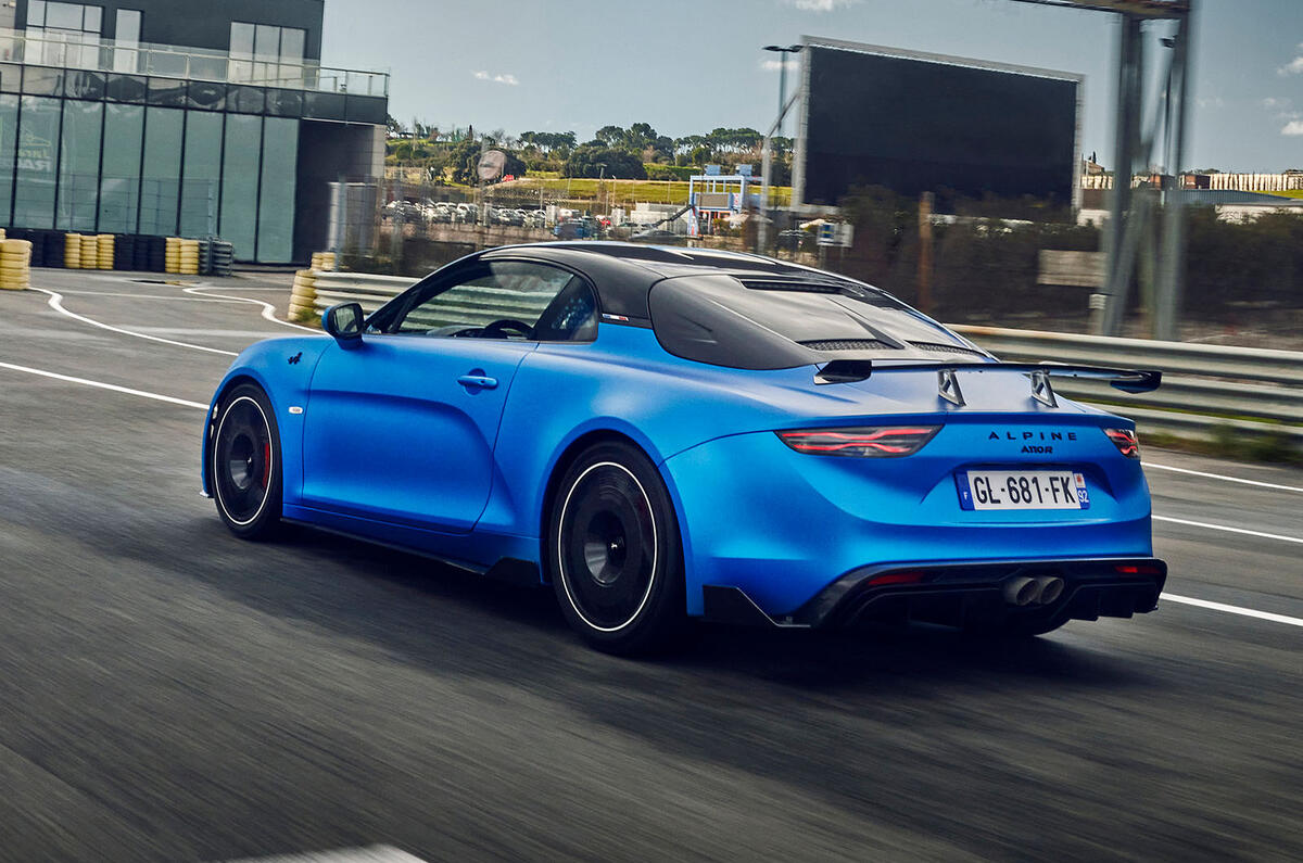 alpine a110r first drive 2023 02 suivi arrière