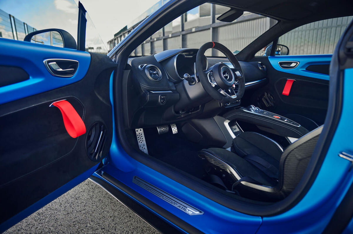 alpine a110r first drive 2023 06 intérieur