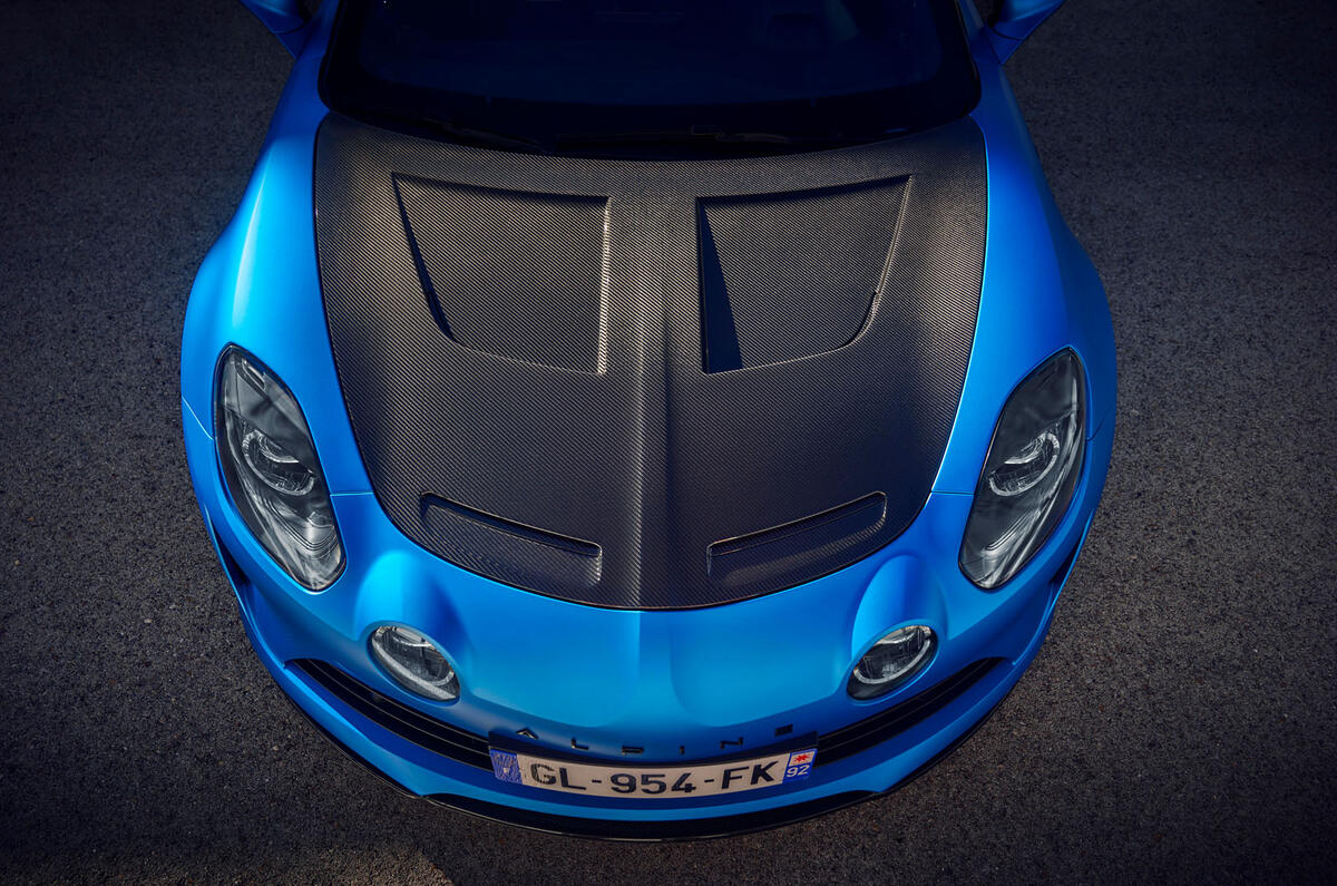 alpine a110r first drive 2023 13 capot moteur