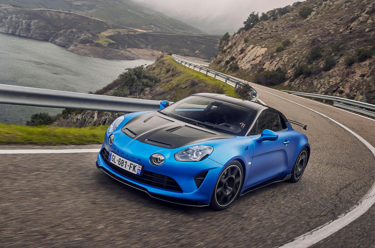 alpine a110r first drive 2023 18 action sur la route