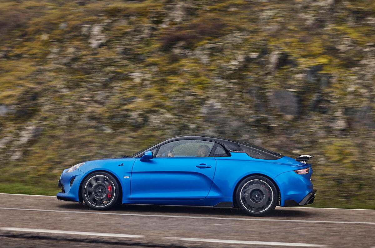 alpine a110r first drive 2023 19 panning