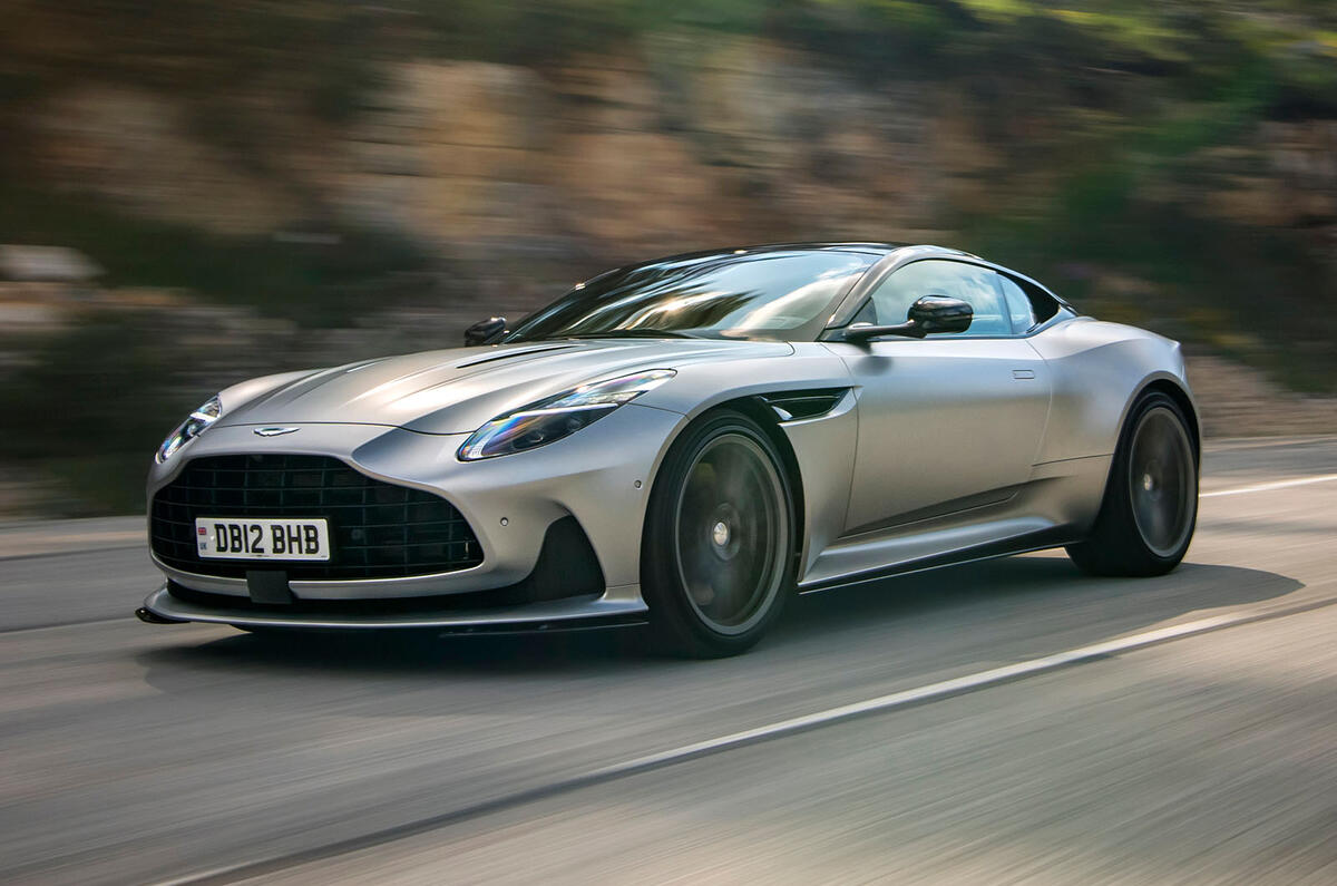 aston martin db12 avis 2023 01 virage avant