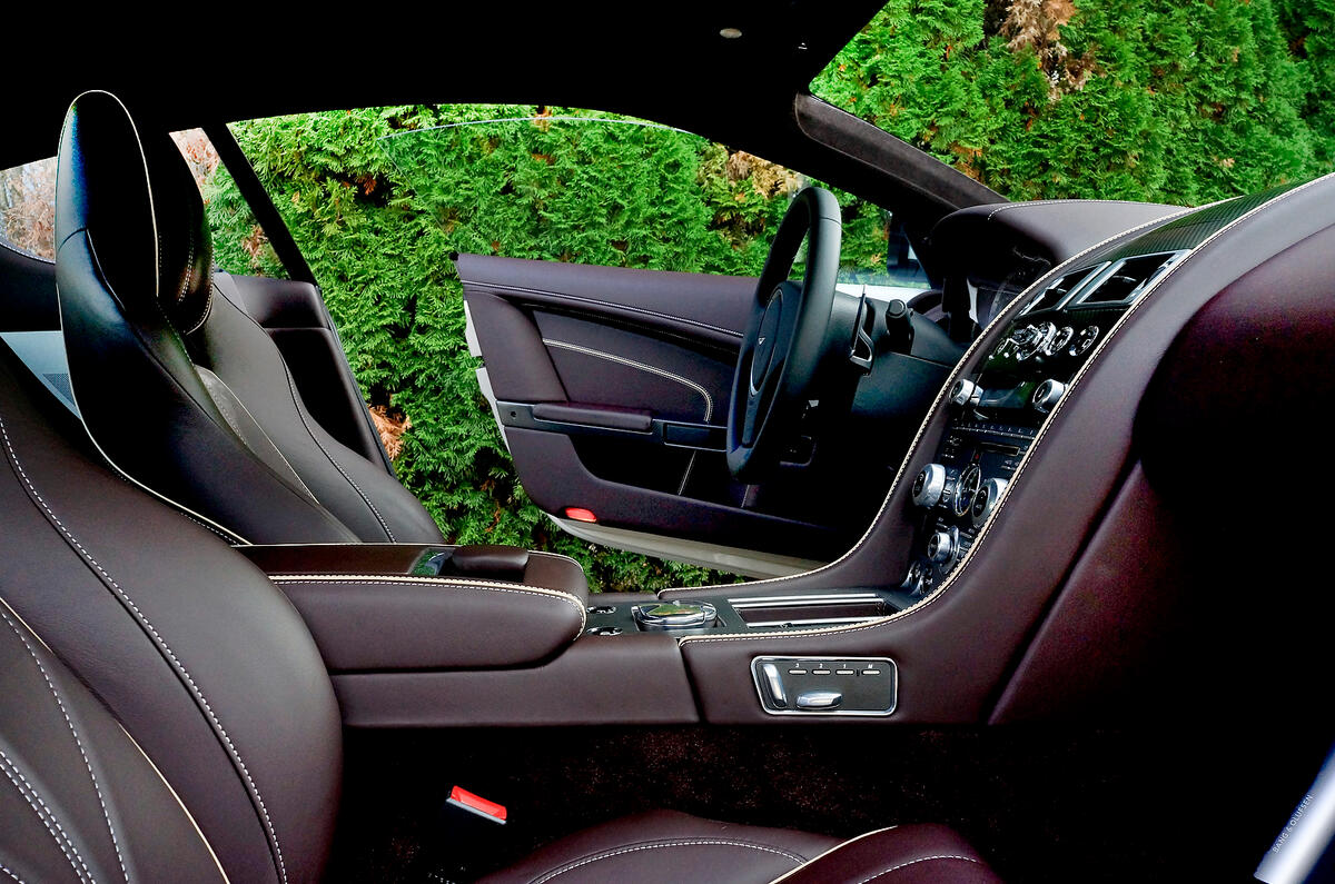 Kit Vérins à Gaz Pour Capot Aston Martin DB9 Coupé (2004-2016) - Amortissement Doux, Fermeture Lente Et Silencieuse - Acier Inoxydable