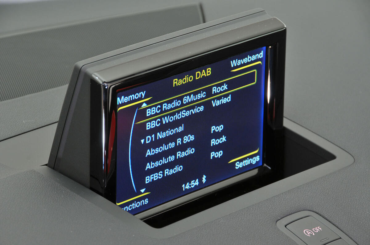 audi-a1-infotainment-screen.jpg