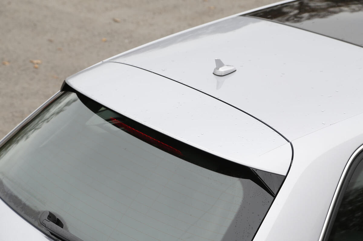 Audi A3 e-tron roof spoiler