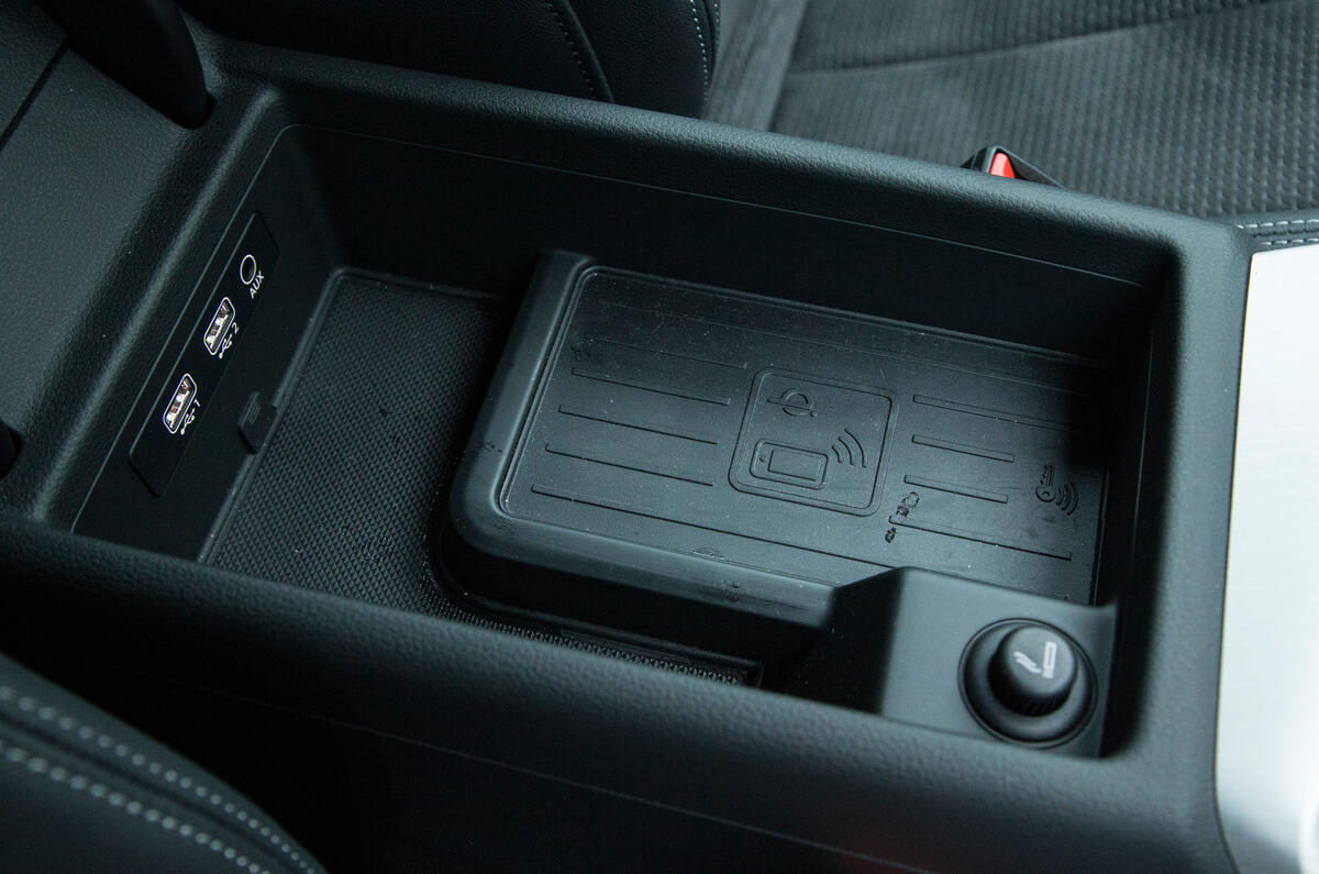 Audi A4 wireless charging port