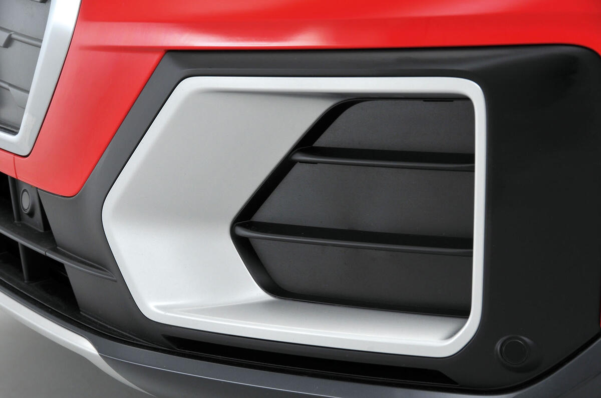 Audi Q2 front air duct