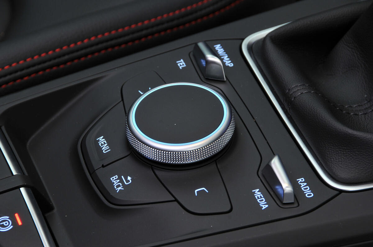 Audi Q2 infotainment controls