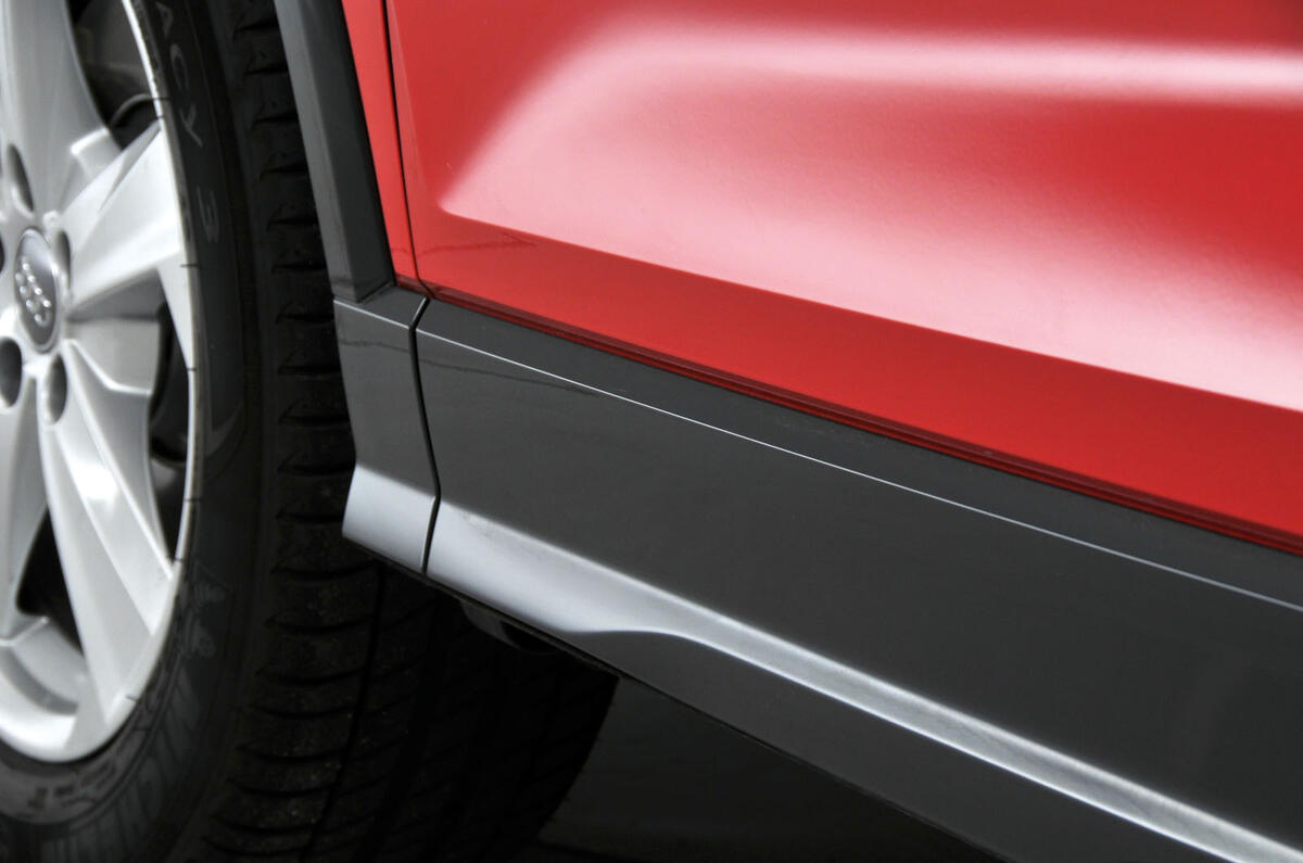 Audi Q2 plastic side sills