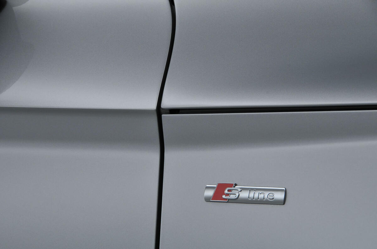 Audi Q5 S line badging