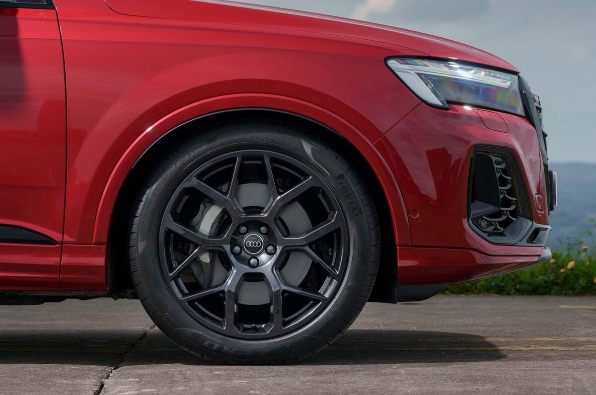Détail de la roue de l'Audi Q7