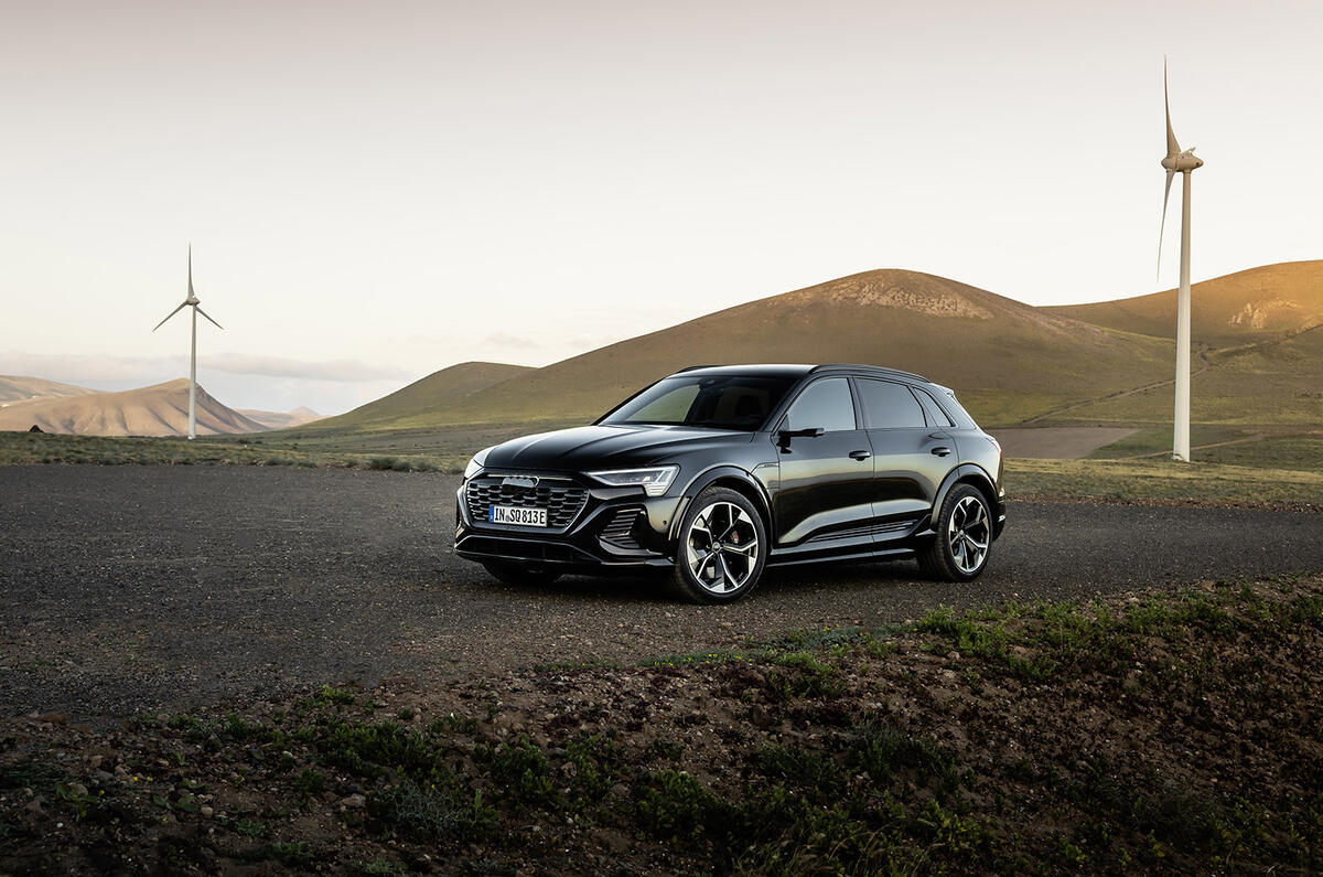 audi q8 e tron 12 side static