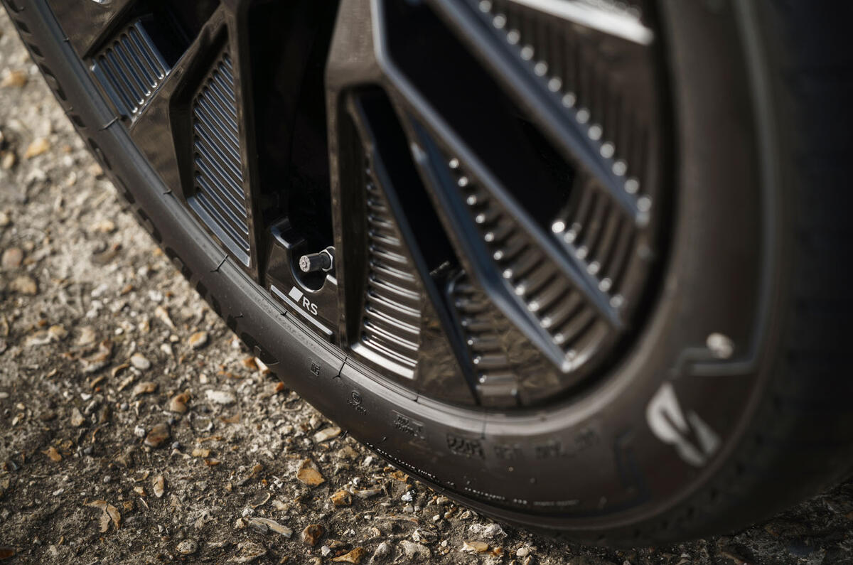 audi q8 e tron review 2023 019 wheel