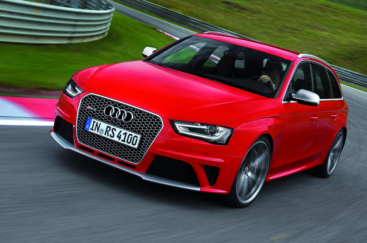 Audi RS4 Avant cornering