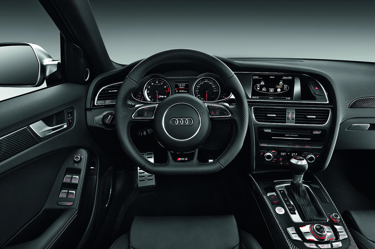 Audi RS4 Avant dashboard