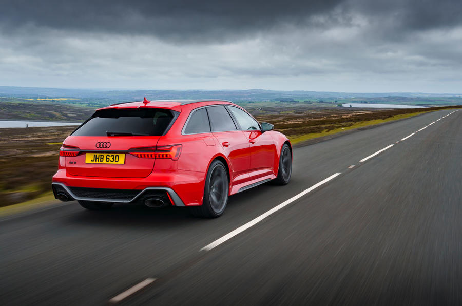 audi rs6 performance review 2023 03 tracking rear
