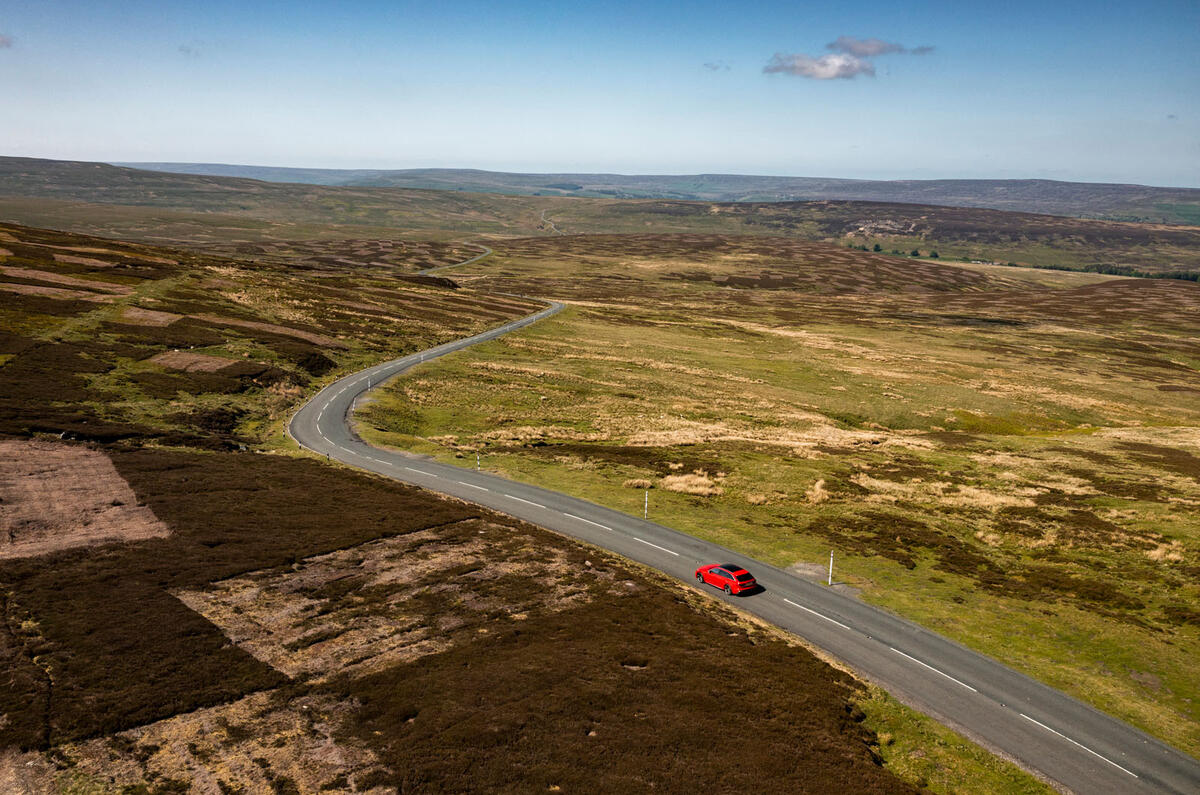 audi rs6 performance review 2023 06 scenic drone