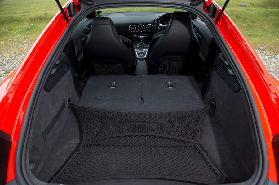 Audi TT RS - volume de coffre élargi
