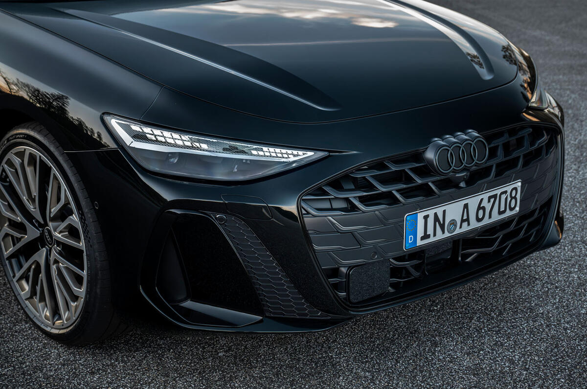 Audi A6 Avant ICE 2025 Review avant détail 44