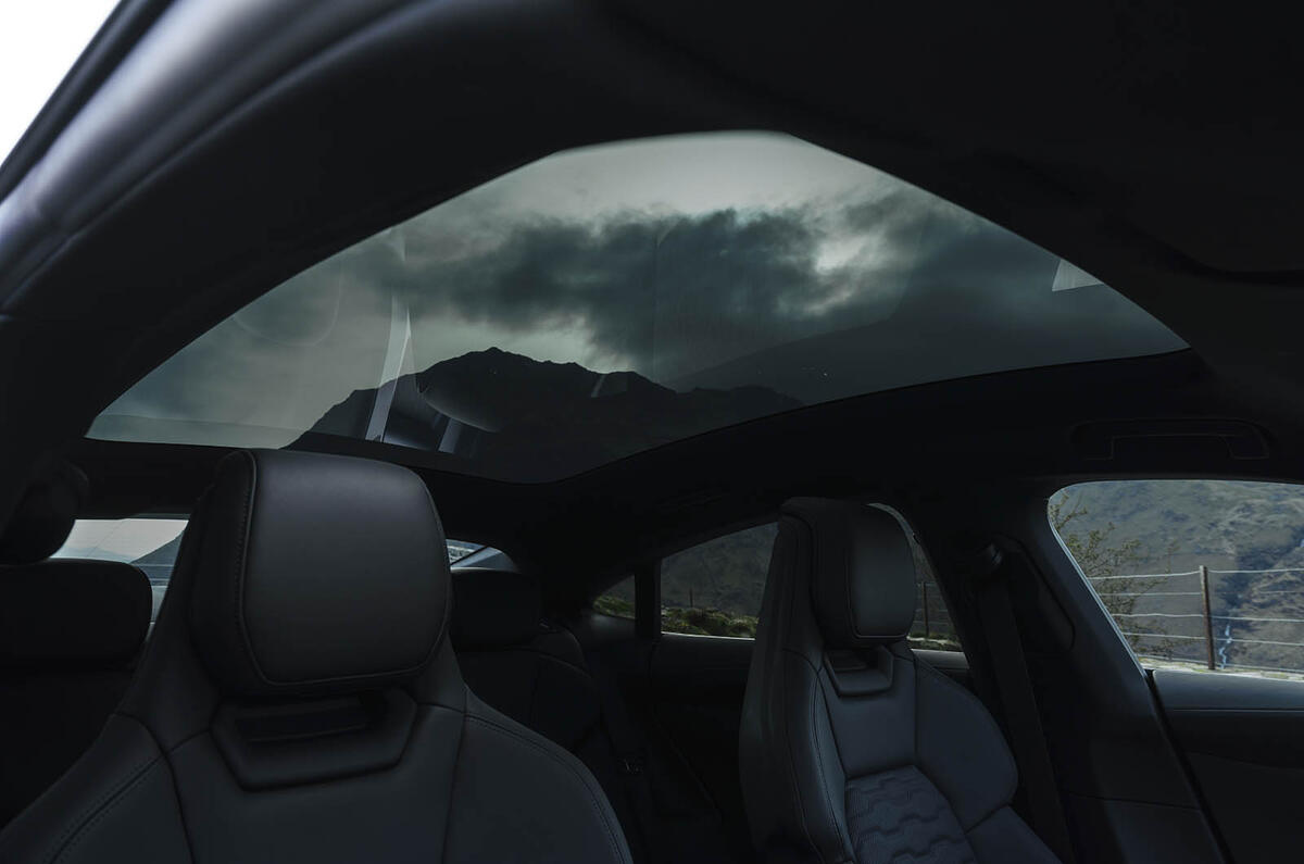 Audi e tron GT pan roof