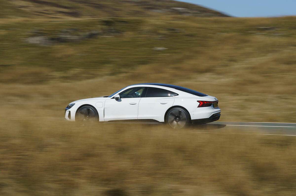 Audi e tron GT panning