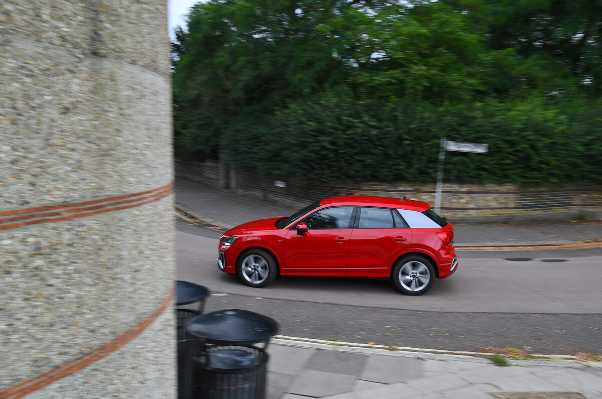 Audi Q2 testé en virage latéral