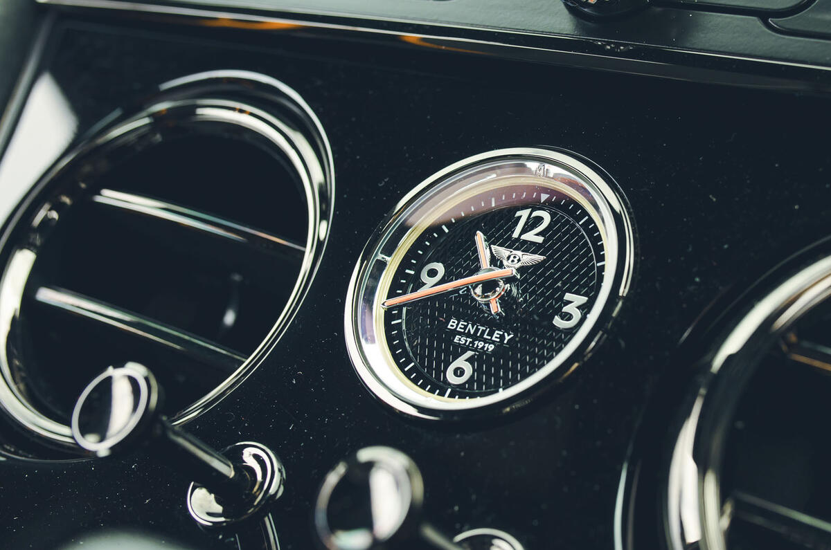 bentley continental gt speed 2025 Review horloge 15