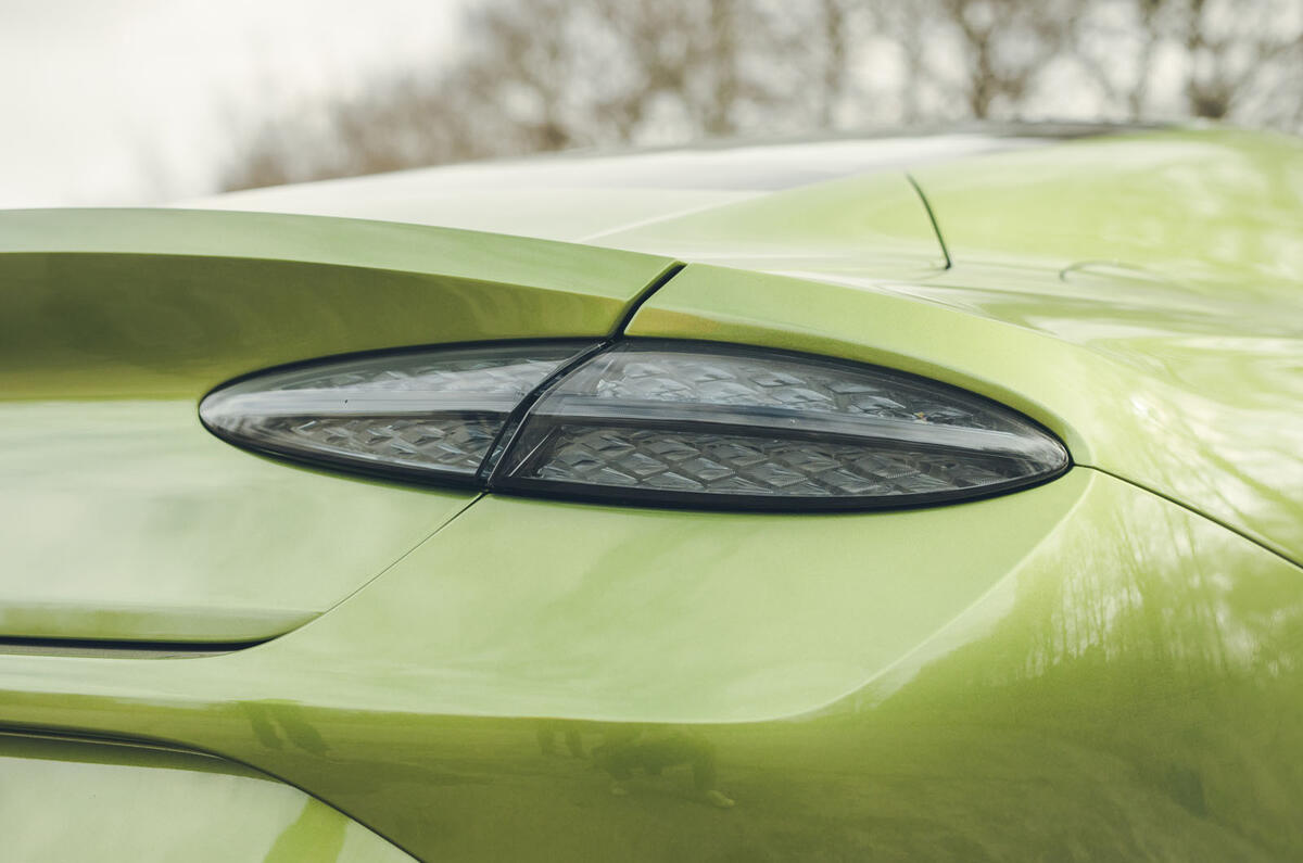 bentley continental gt speed 2025 Review feu arrière 23