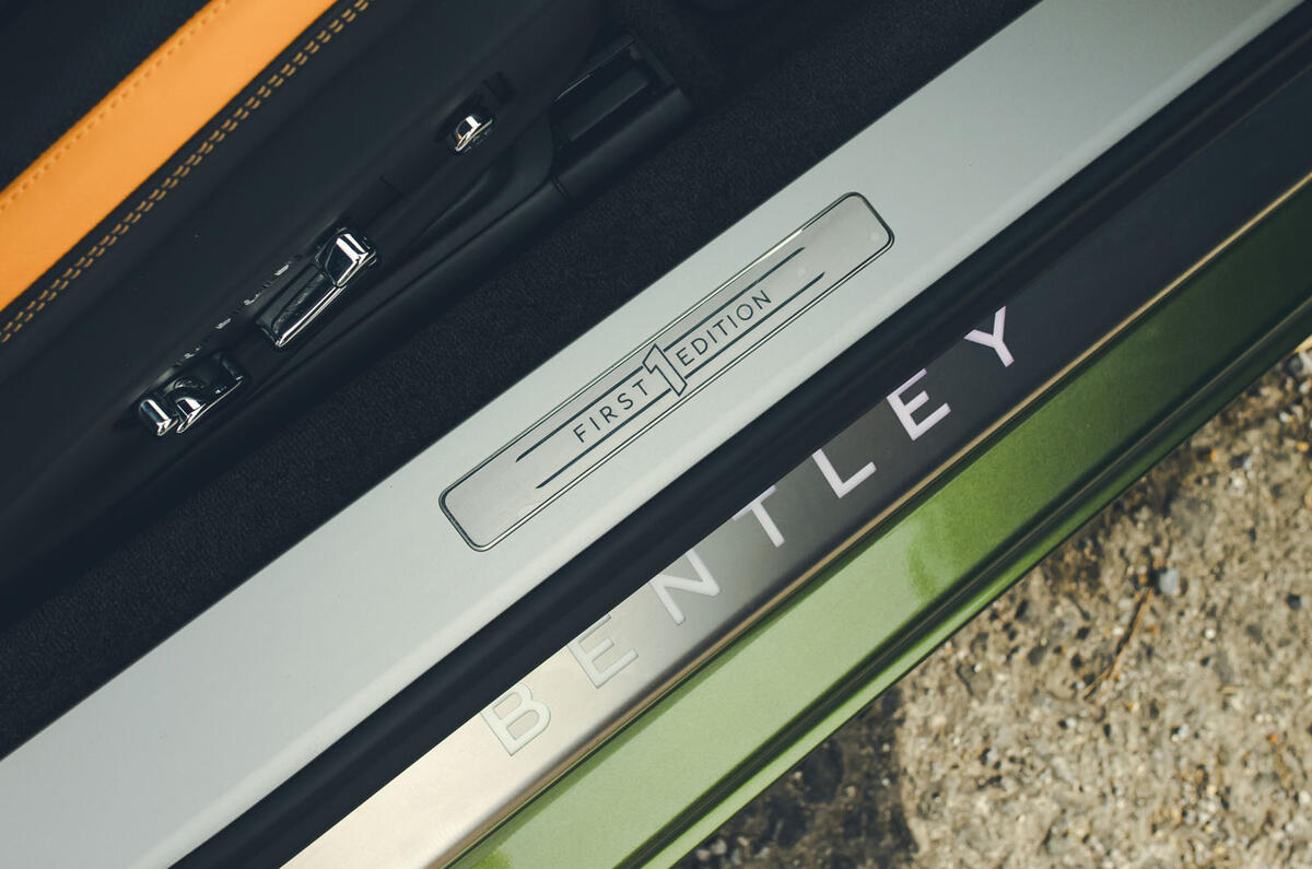 bentley continental gt speed 2025 Review détail du seuil 9