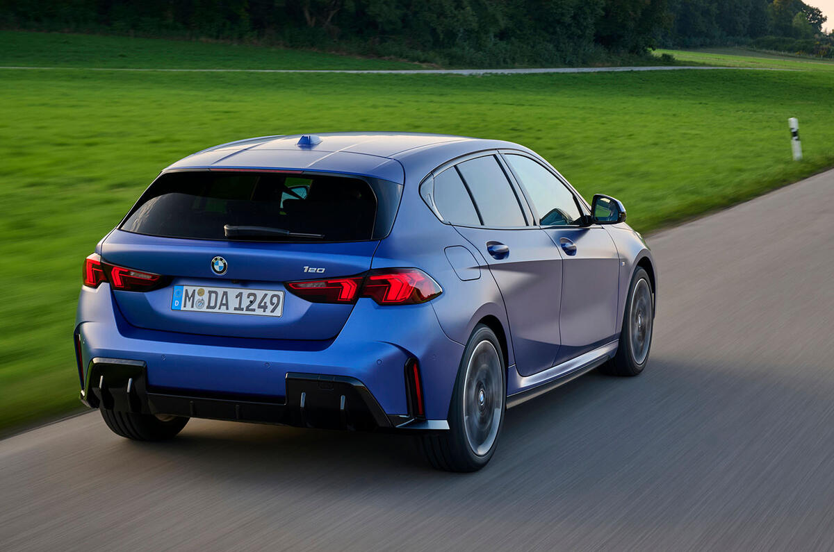 bmw 1 series review 2024 03 rear tracking